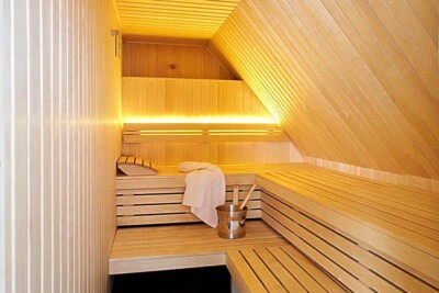 Yard Boarding Hotel sauna