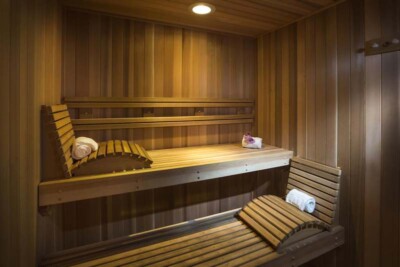 Le Parc Suite Hotel sauna