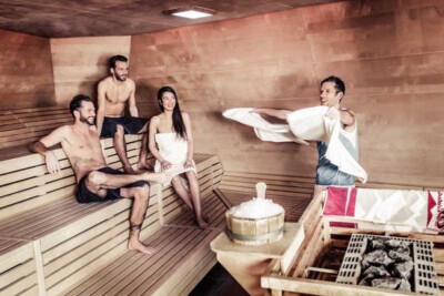 Auster Sport und Wellnessbad sauna