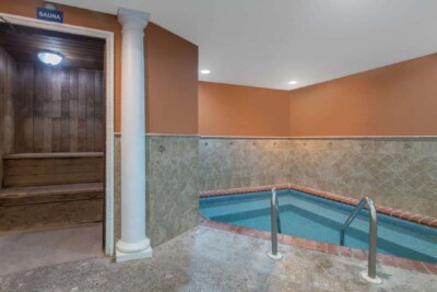 Days Inn by Wyndham Minot sauna