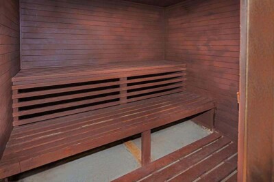 Schooner II Beach and Racquet Club sauna