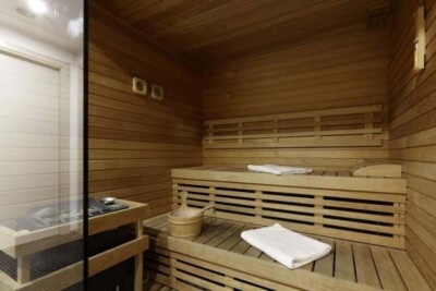 Best Western Premier CHC Airport sauna