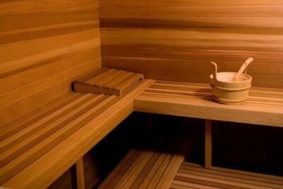 Queen's Bay Hotel sauna