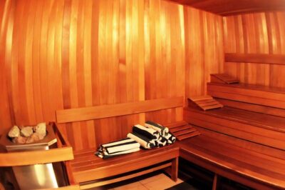 Crystal Lodge and Suites interior