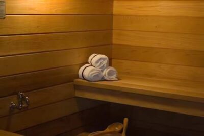 Hampton Inn and Suites Lino Lakes interior