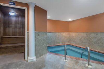 Days Inn by Wyndham Minot interior
