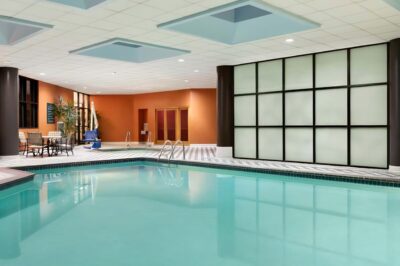 Crowne Plaza Auburn Hills interior