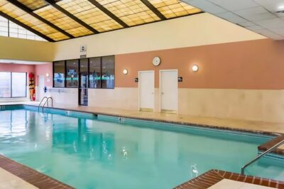 Clarion Hotel Somerset - New Brunswick interior
