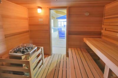 Bluewater Resort and Marina by Spinnaker Resorts interior