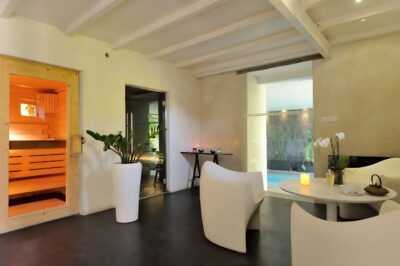 Hotel Ty Mad interior