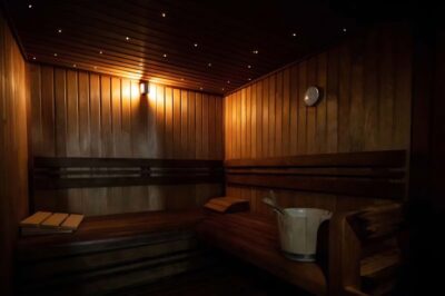 Avenue Lodge Hotel interior