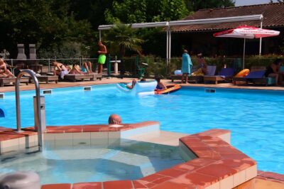 Camping Fontaine du Roc interior