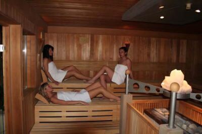 Sport und Freizeitbad Oase interior